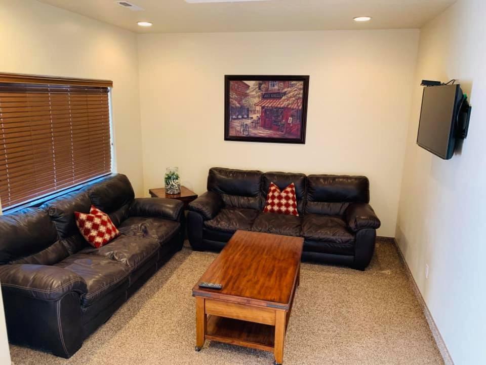 Cb&M Executive Suites Roosevelt Exterior foto